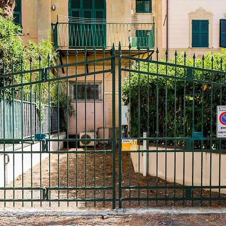 Casa Nel Borgo, 20 Metri Dal Mare Апартаменты