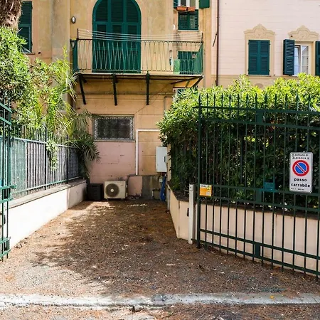 Casa Nel Borgo, 20 Metri Dal Mare *